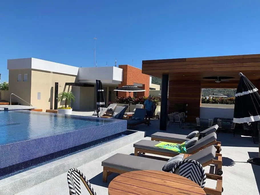 Appartamento 1Bedroom 2Balconies Plus Unique Bar Street View Condo In Pavilion Puerto Vallarta Messico