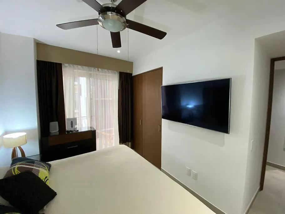 1Bedroom 2Balconies Plus Unique Bar Street View Condo In Pavilion Puerto Vallarta Messico
